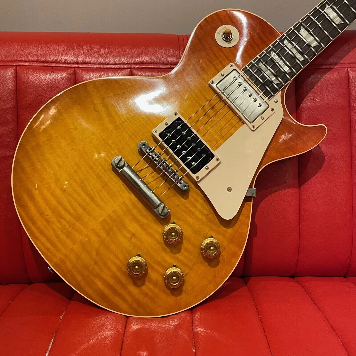 Hot Sale Factory Custom Hand Selected Electric Guitar As Same of The Pictures