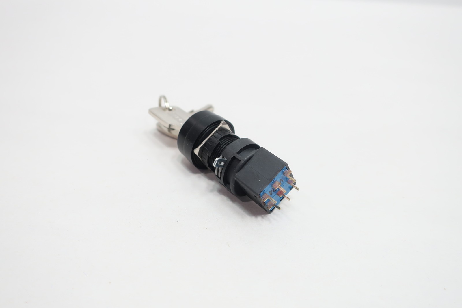 Idec HA1K-2C2VA Heavy Duty Key Selector Switch 2 Pos