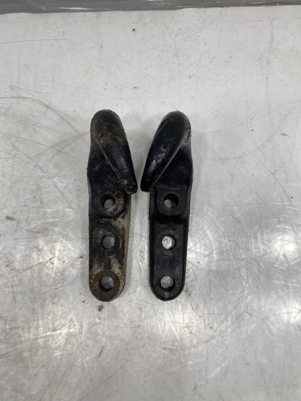 2007 Tow Hooks & Couplings for Sterling L9500 (731-10275)