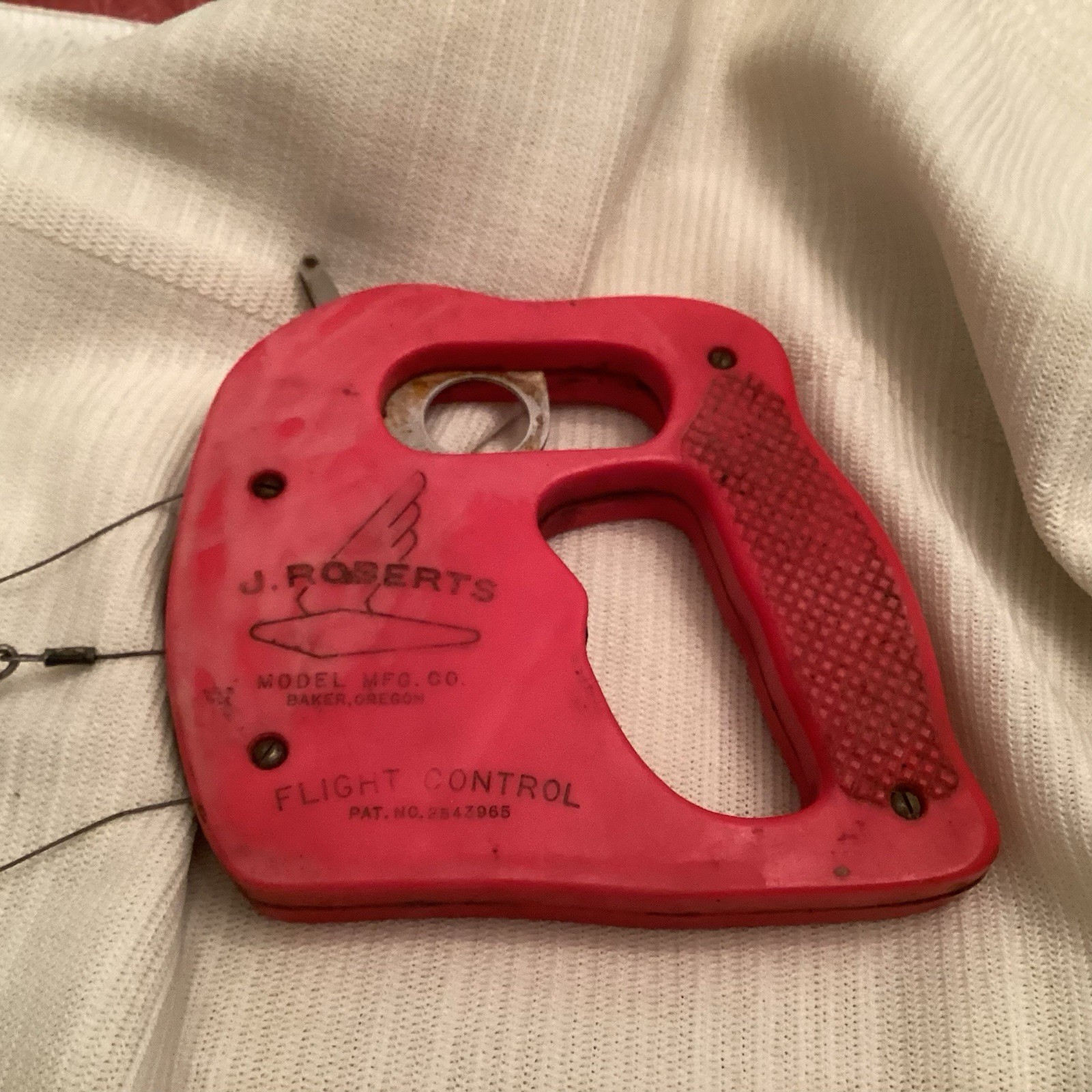 J Robert’s 3 Line Control Handel Red Vintage