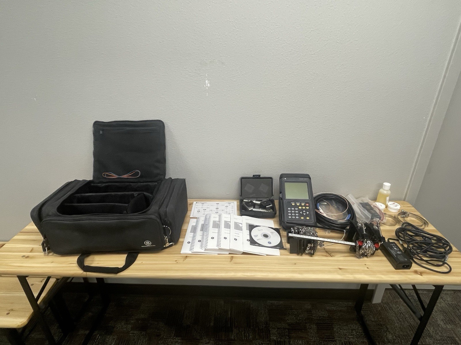 GE TransPort PT878 BNC Cable Tester/Tracker Kit w/ Case, Manuals, Cables