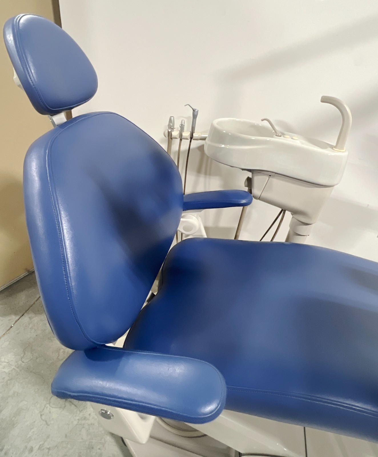 ADEC 1021 Dental Chair, Radius Delivery Unit, Cuspidor, Assistant’s Pkg & Light