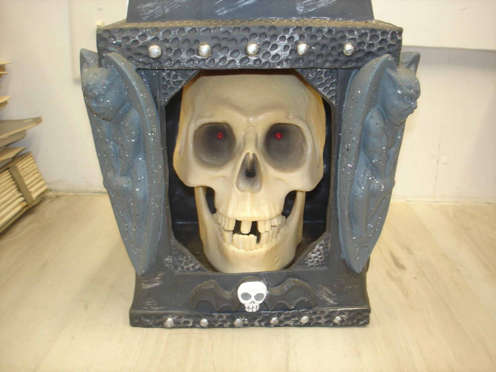 Animated Talking singing lighted Skull Lantern Halloween Tested WORKS battery