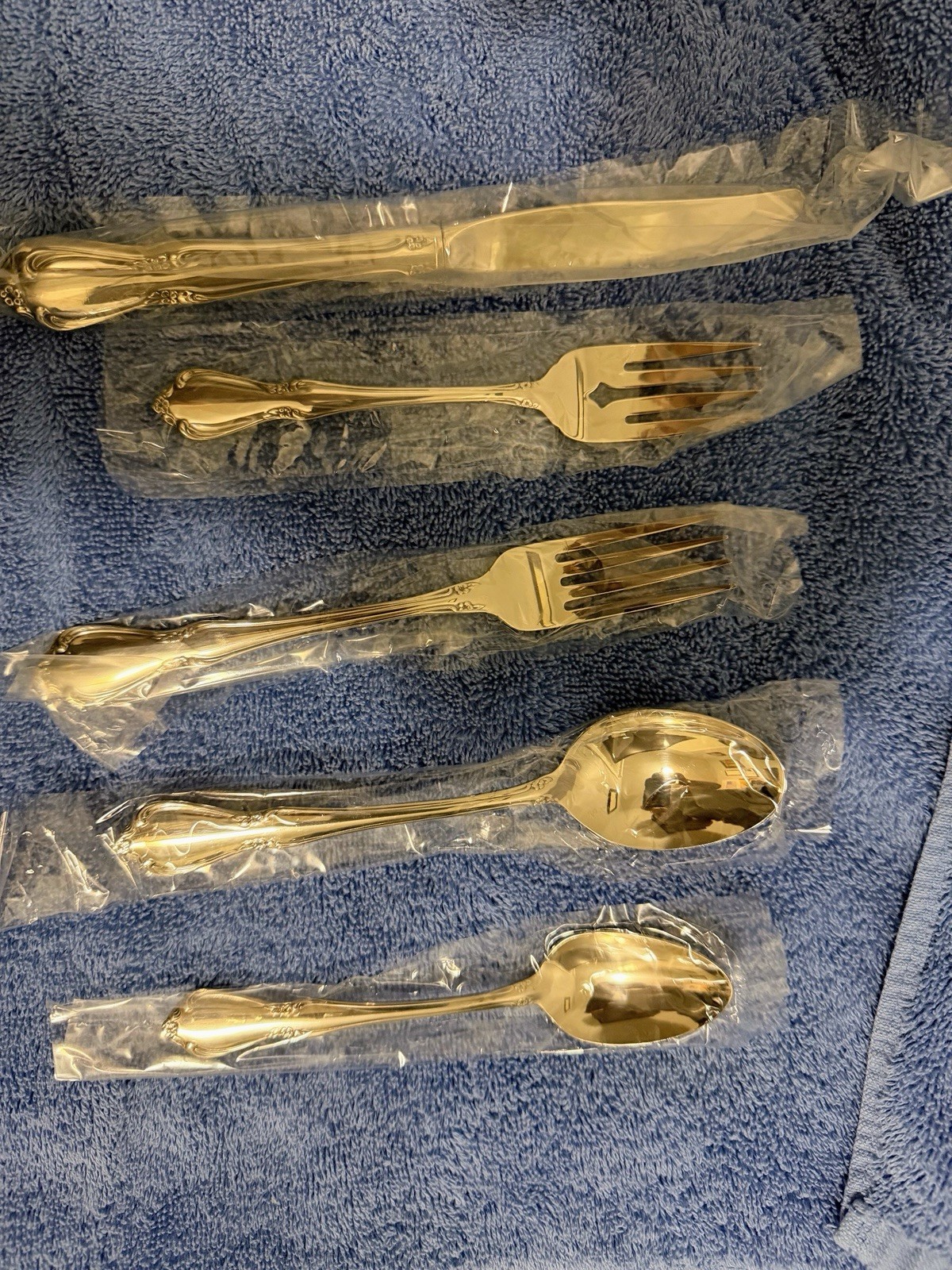 Oneida Chateau 5-Piece Place Setting Flatware Set Glossy Silver Floral