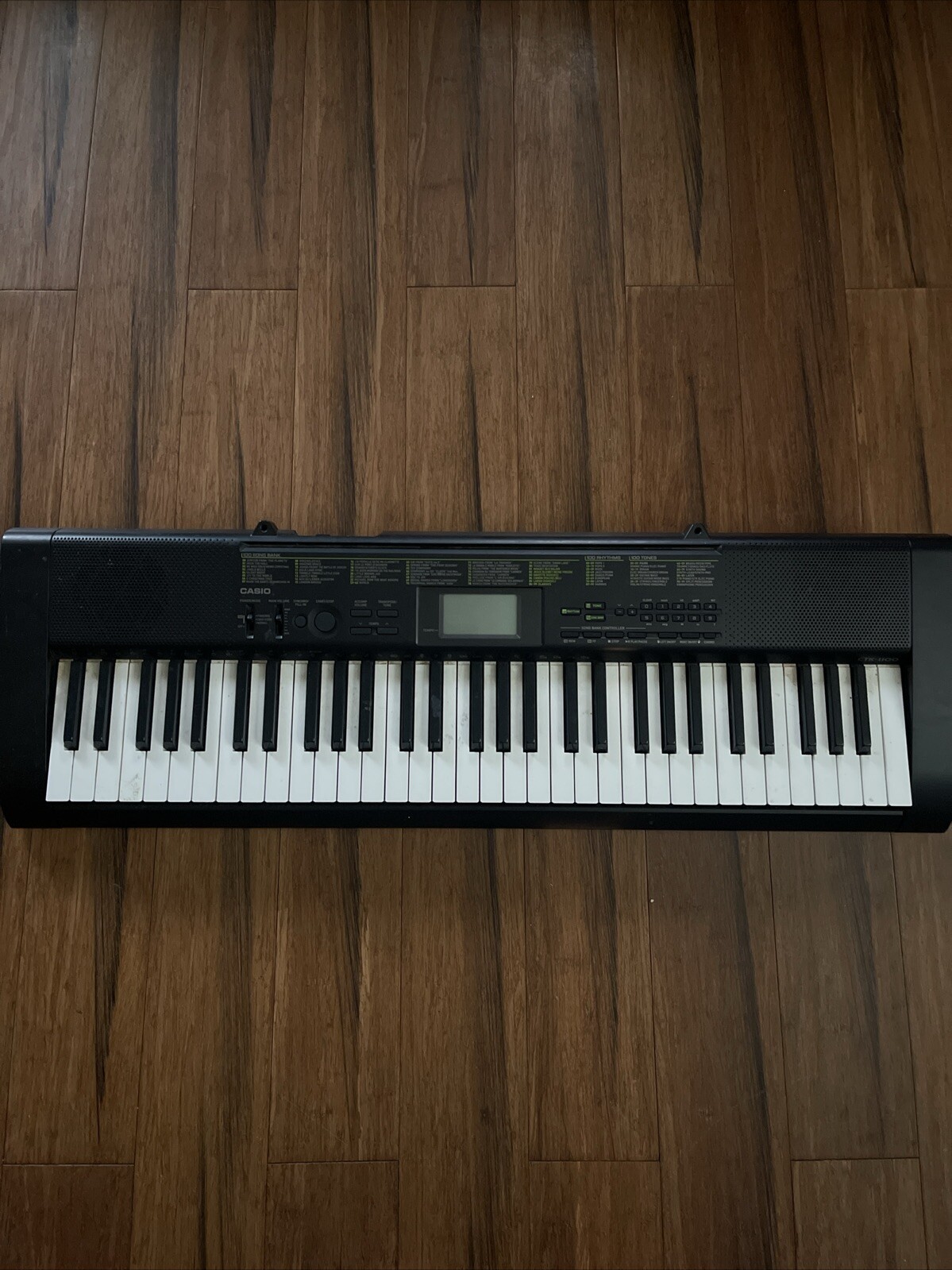 Casio LK-135ST 61 Lighted Key Keyboard with Stand