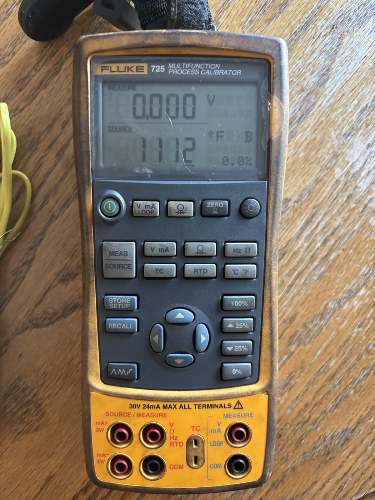 Fluke 725 Multifunction Process Calibrator w/ Case & Cables, Model 725