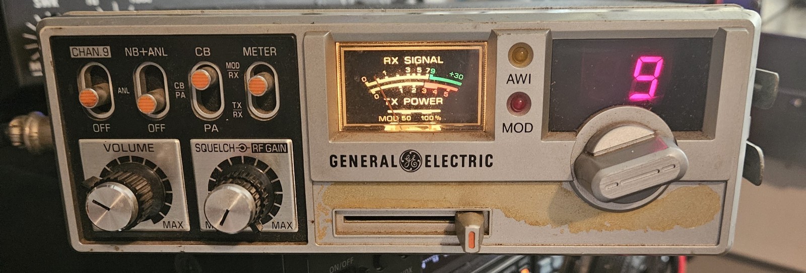Vtg GE 3-5814B CB Radio 40 Channel Mobile Transceiver General Electric Powers On