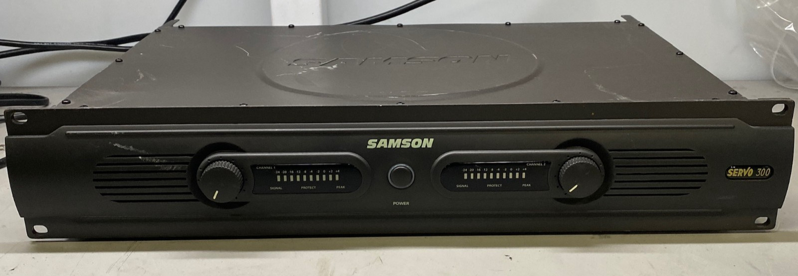 Samson Servo 300 2-Channel 300-Watt 2RU Rackmount Power Amplifier Stereo