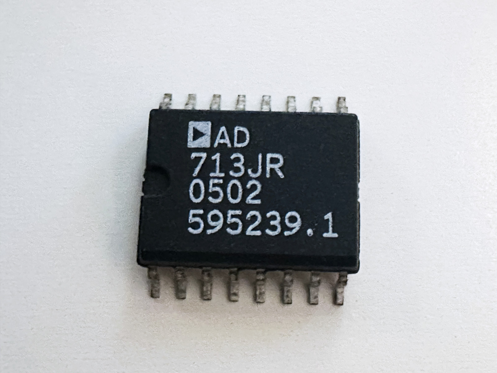 AD713JR-16 713JR Analog Devices Quad BiFET Op Amp 4MHz Unity Gain SOIC-16