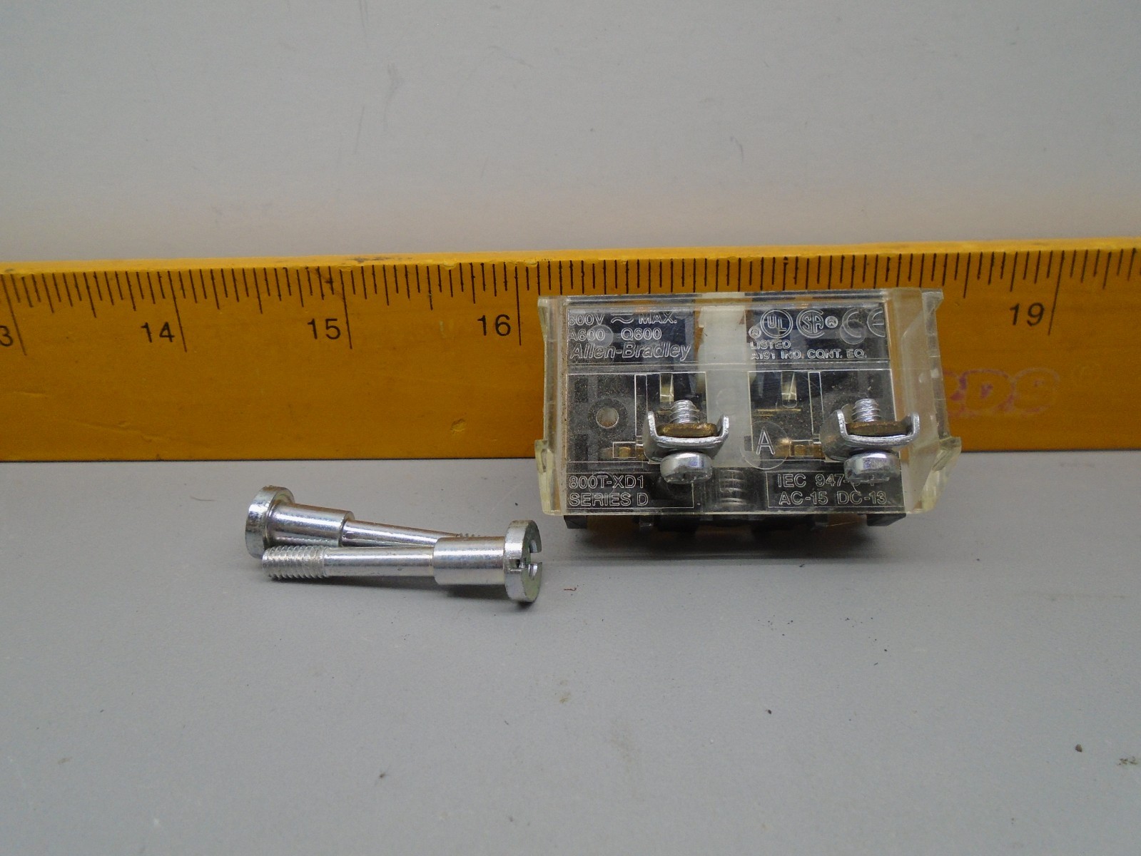 800T-XD1 /D   Allen Bradley  Contact Block 800TXD1  N73