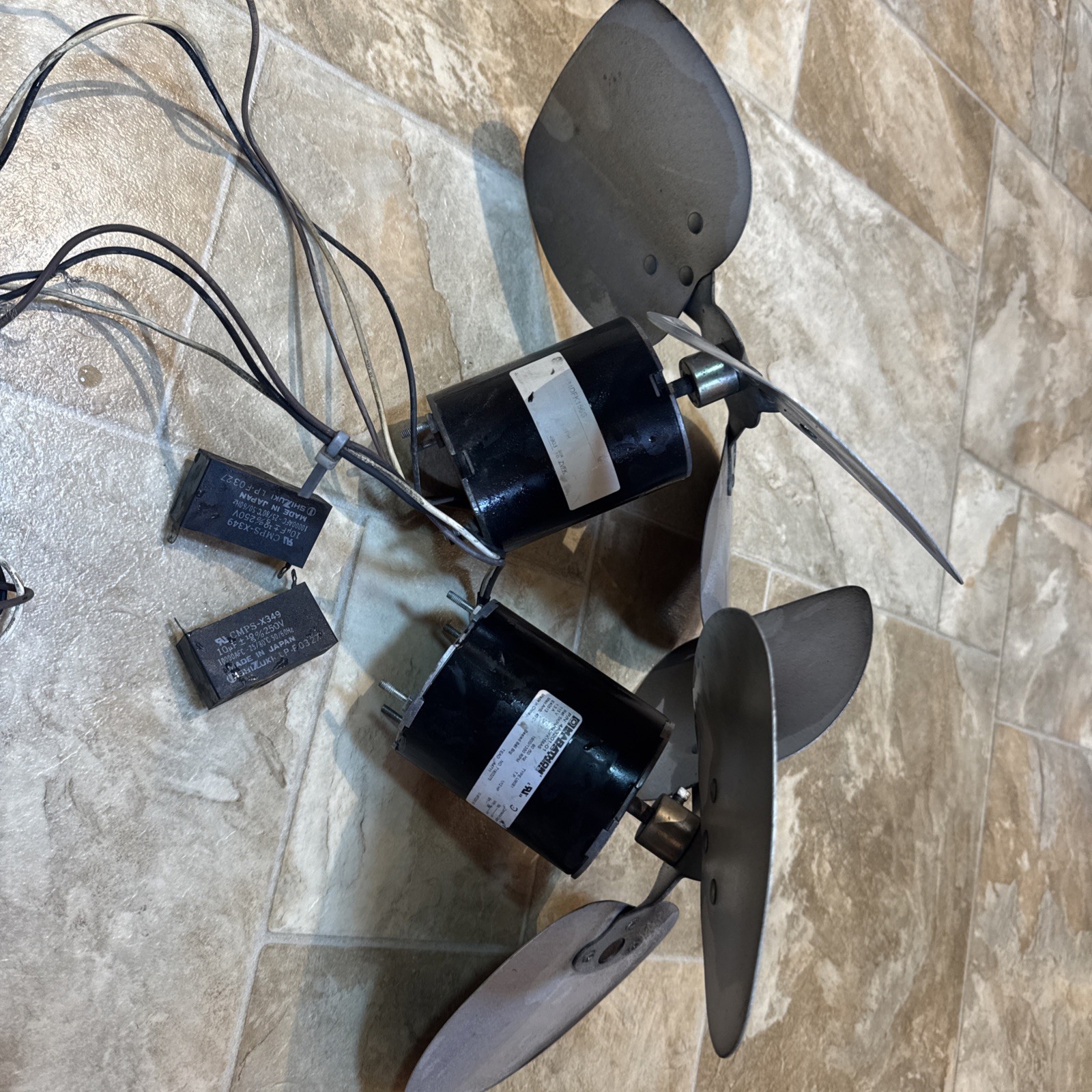 HOSHIZAKI SP-5674 REMOTE  FAN MOTORS used Condition Lot Of 2