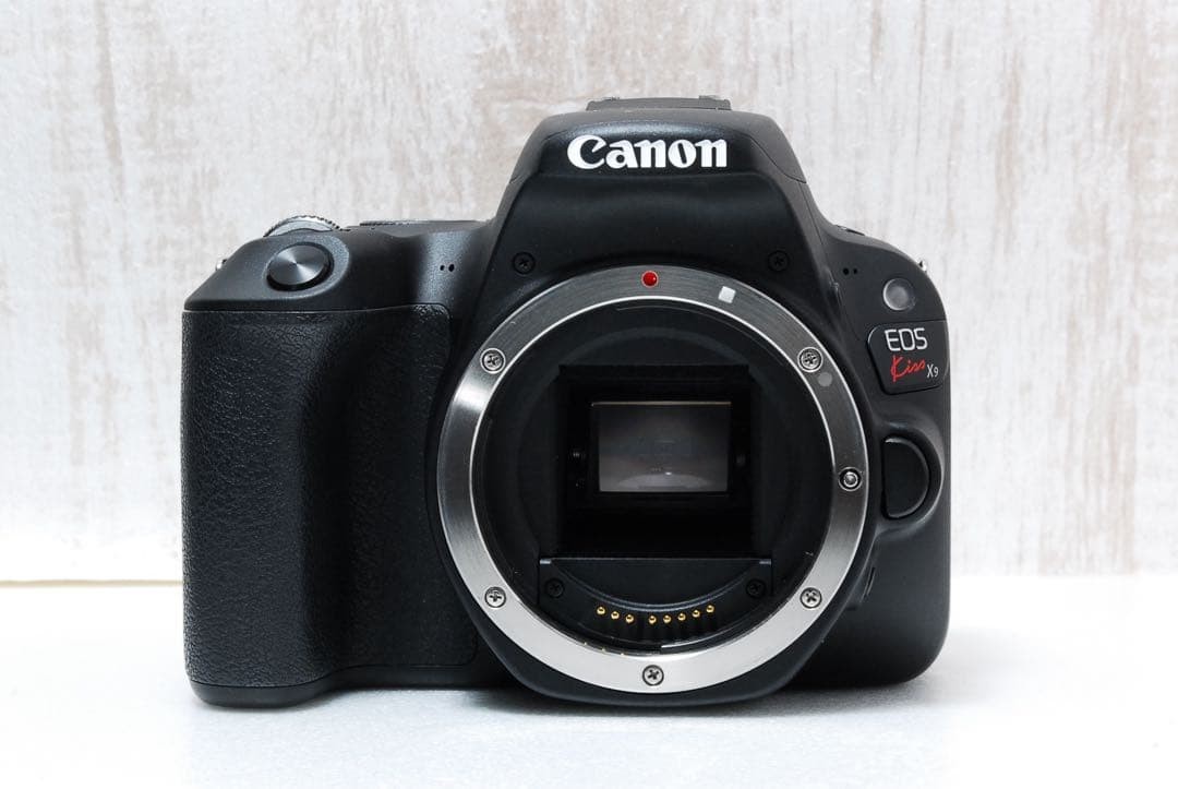 Canon Kiss X9 672543