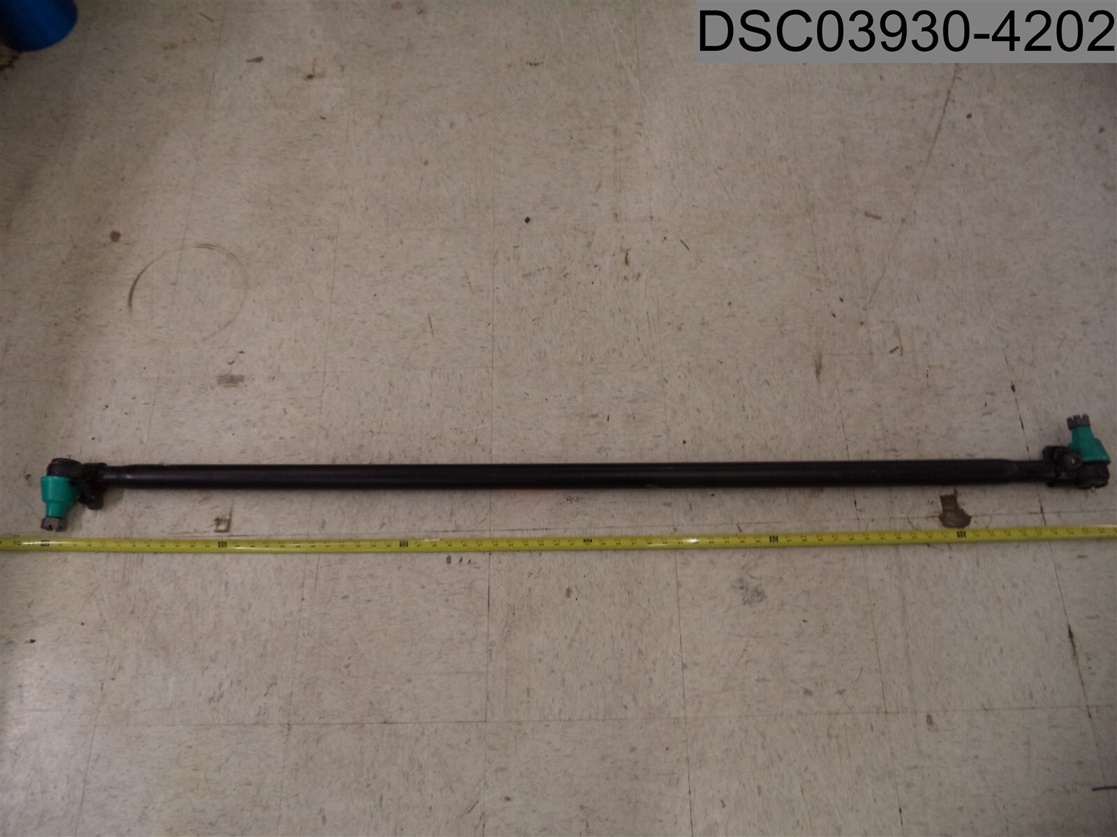 Freightliner Cascadia Cross Tube Assembly, A6803304403, 2104