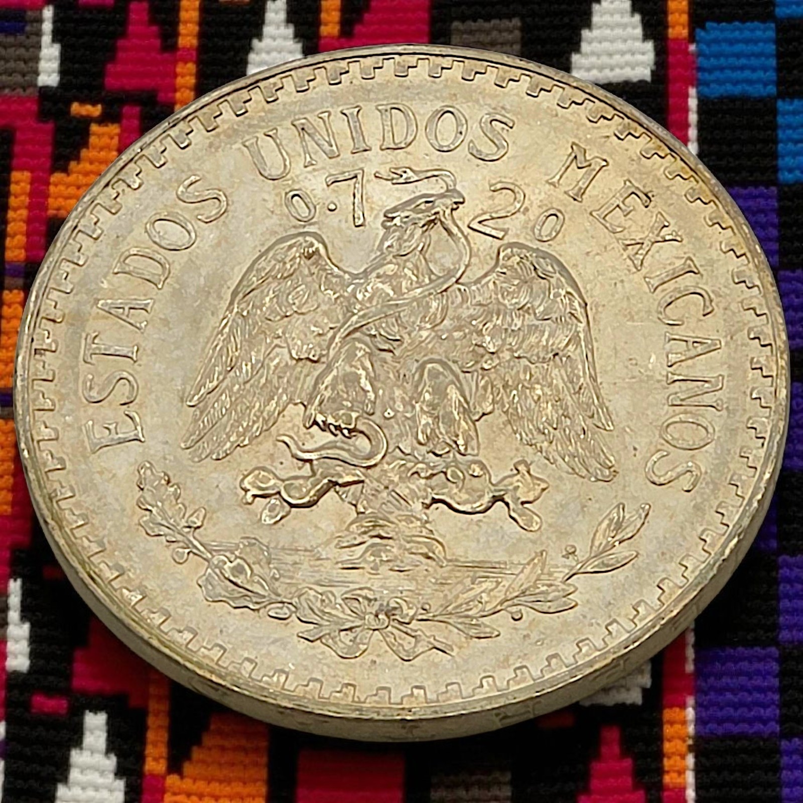 1932 Mexico - 1 Peso Un Peso Silver Coin - Cap & Rays - .720 Fine - Unit P