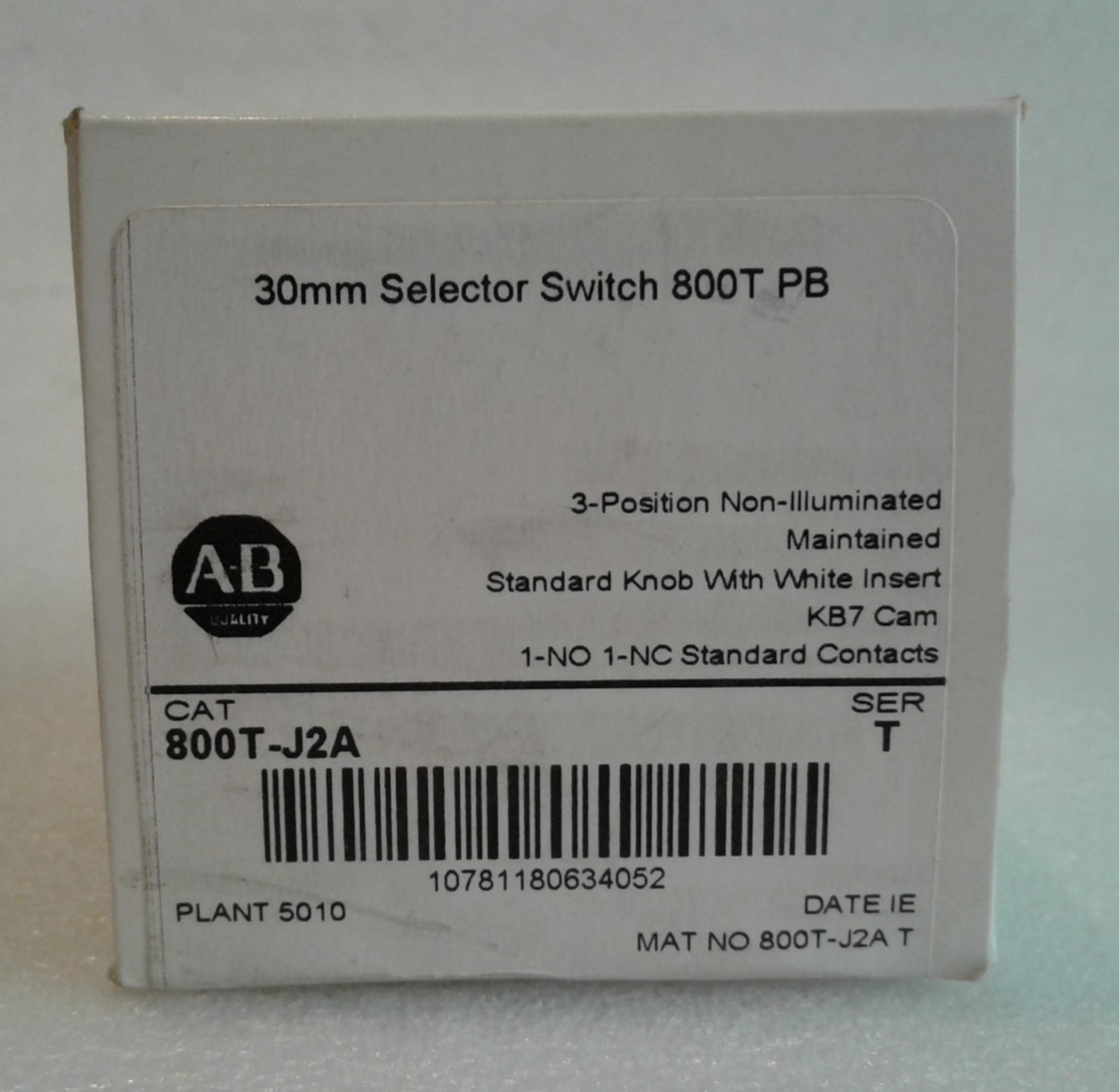 Allen-Bradley 800T-JA2 Ser. T 3-Position Maintained Selector Switch - Sealed Box