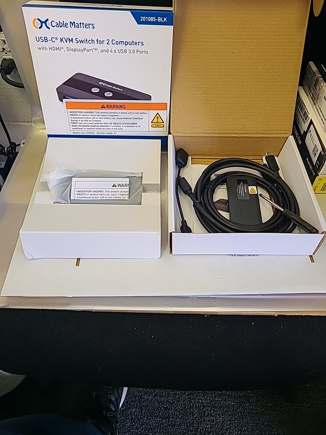 Cable Matters Dual 4K 60Hz USB C KVM Switch 2 Computers/KVM Switch USB