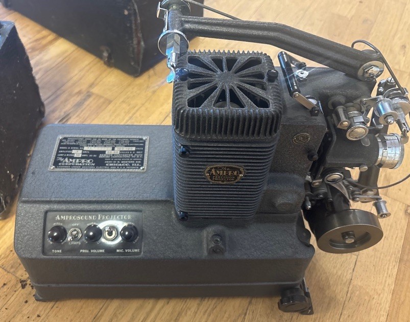 Ampro Amprosound Projector 16mm Movie Film Format Movie Projector