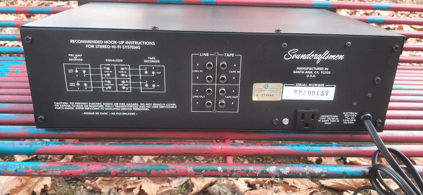 SOUNDCRAFTSMEN PROFESSIONAL THIRD-OCTAVE TWIN-GRAPHIC EQUALIZER DC4415