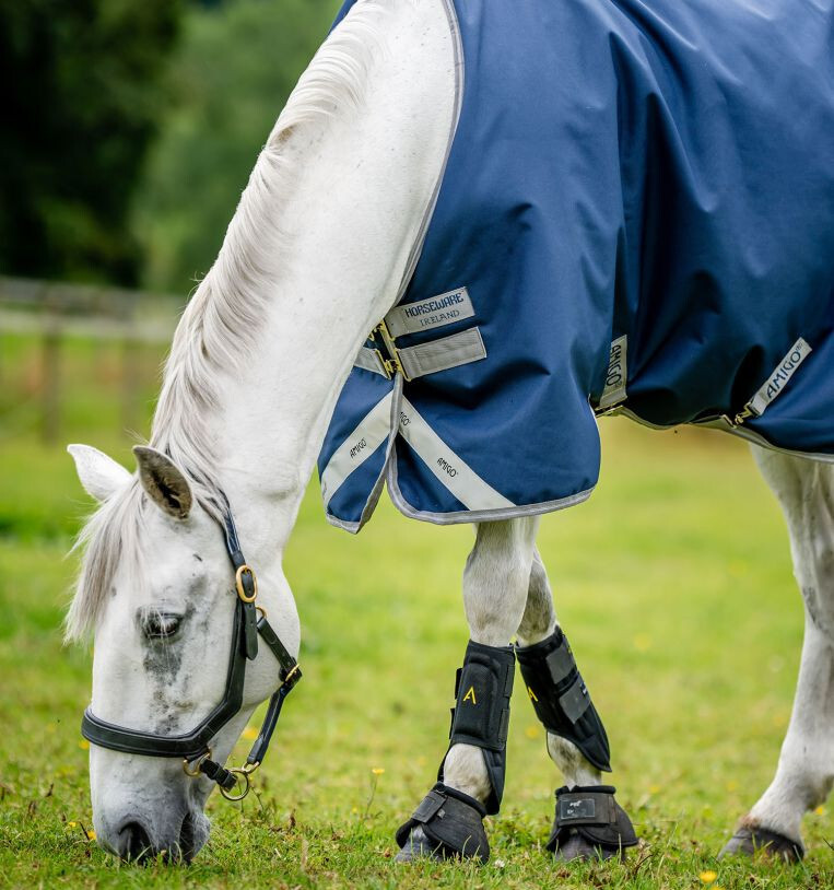Amigo Bravo 12 Lite Turnout Sheet - Navy/Titanium Grey