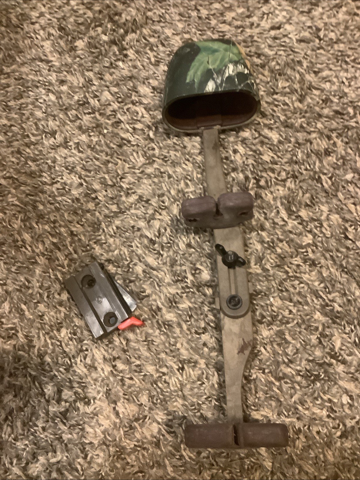 Kwikee Kwiver Kwik 3 Quiver, With Bracket, Two Grippers, USA Made