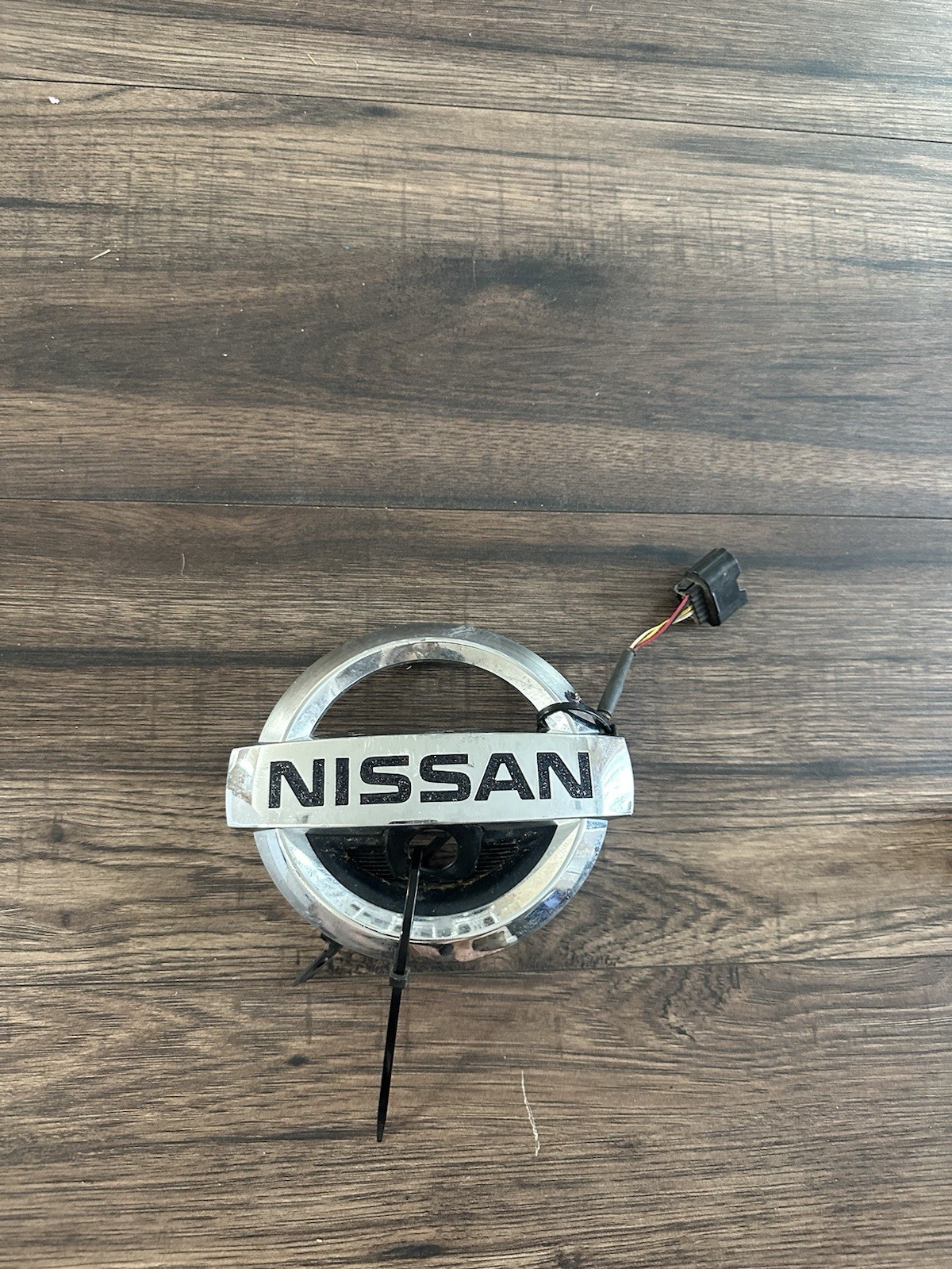 Genuine Nissan Camera 284F1-5RA0A With Emblem 62890 4BA0A