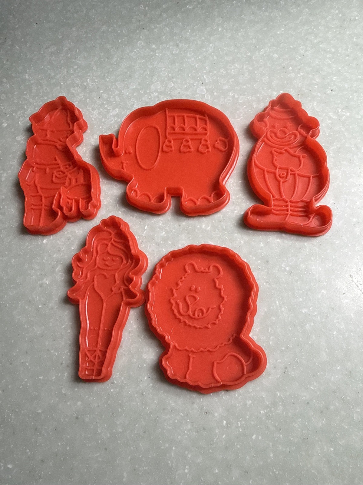 Kenner Circus Cookie  Cutters, Red 5 Total, Vintage 1980 Div CPG Products