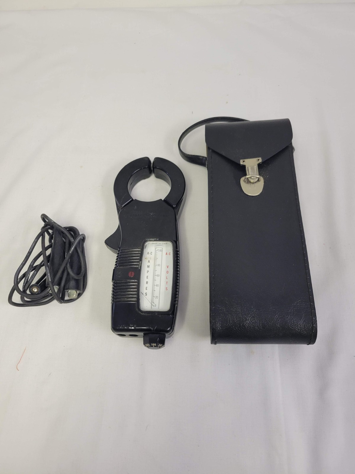 Vintage General Electric GE Voltage (Volts) & Ampere (Amps) Meter w/Leather Case