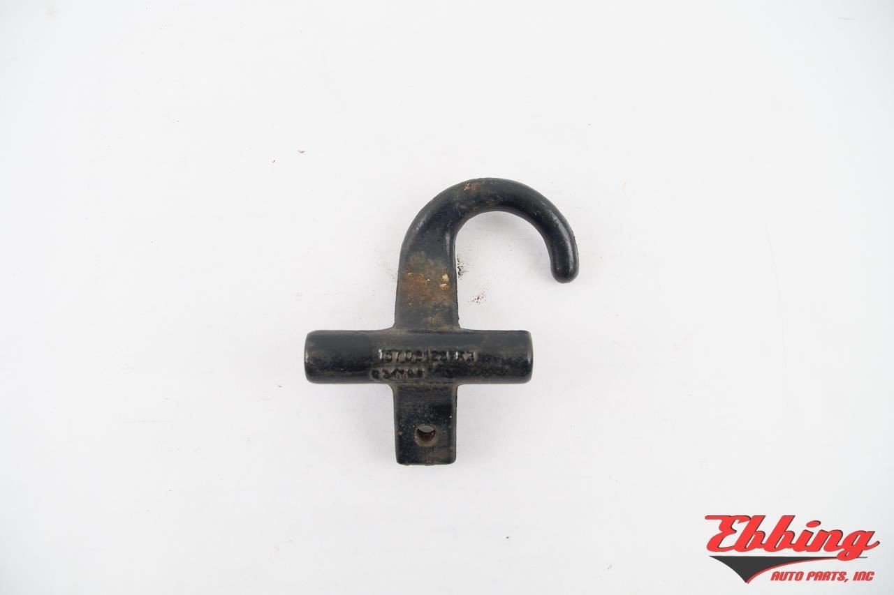 Passenger RH Front Tow Hook 15709128 Fits 1999-2007 Chevy Silverado 1500 702430