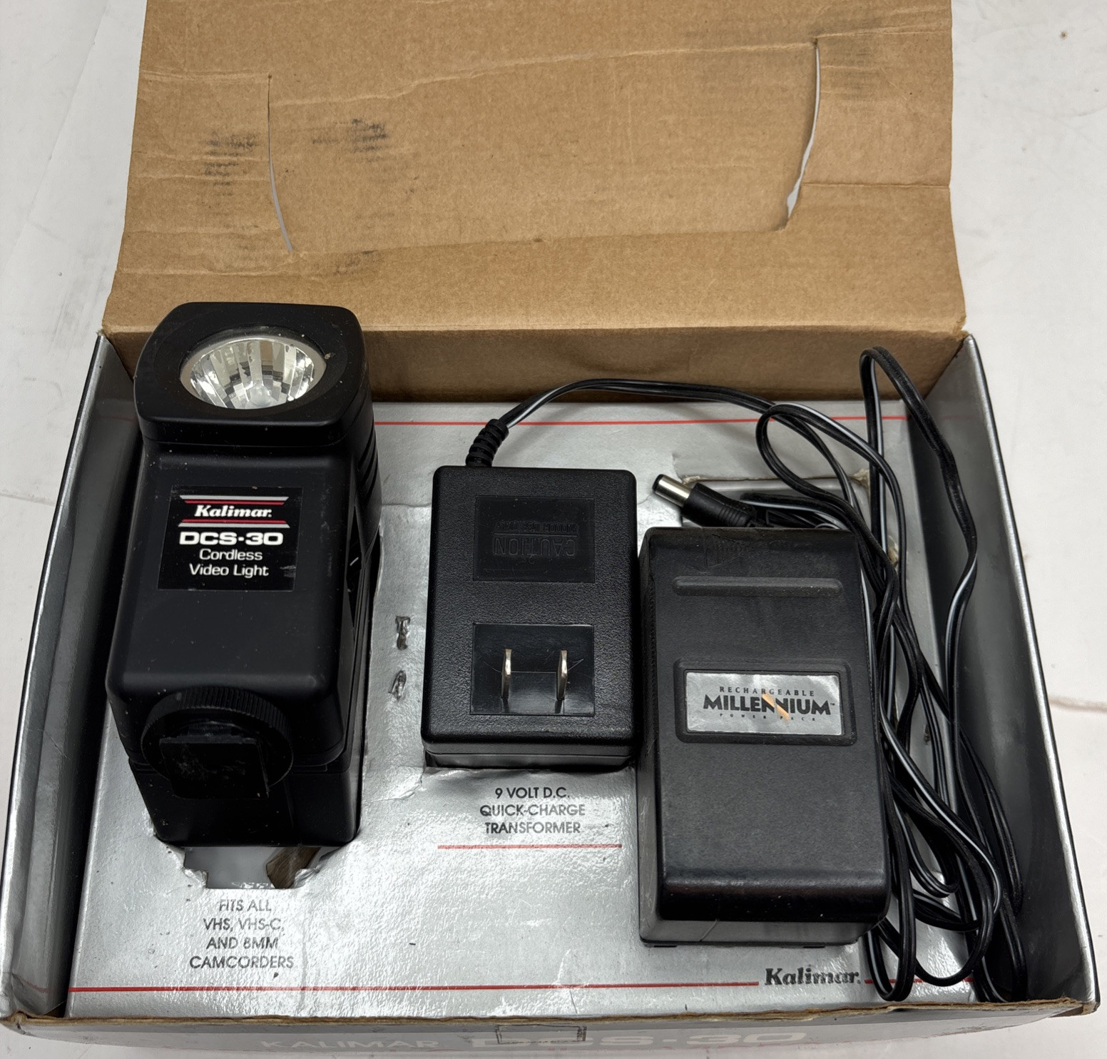 Kalimar DSC-S30 Professional Cordless Video Light Original Packaging