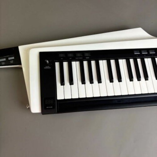 Korg RK-100S 2 Gloss White Keytar Synth 37-Key Shoulder Keyboard MIDI Controller