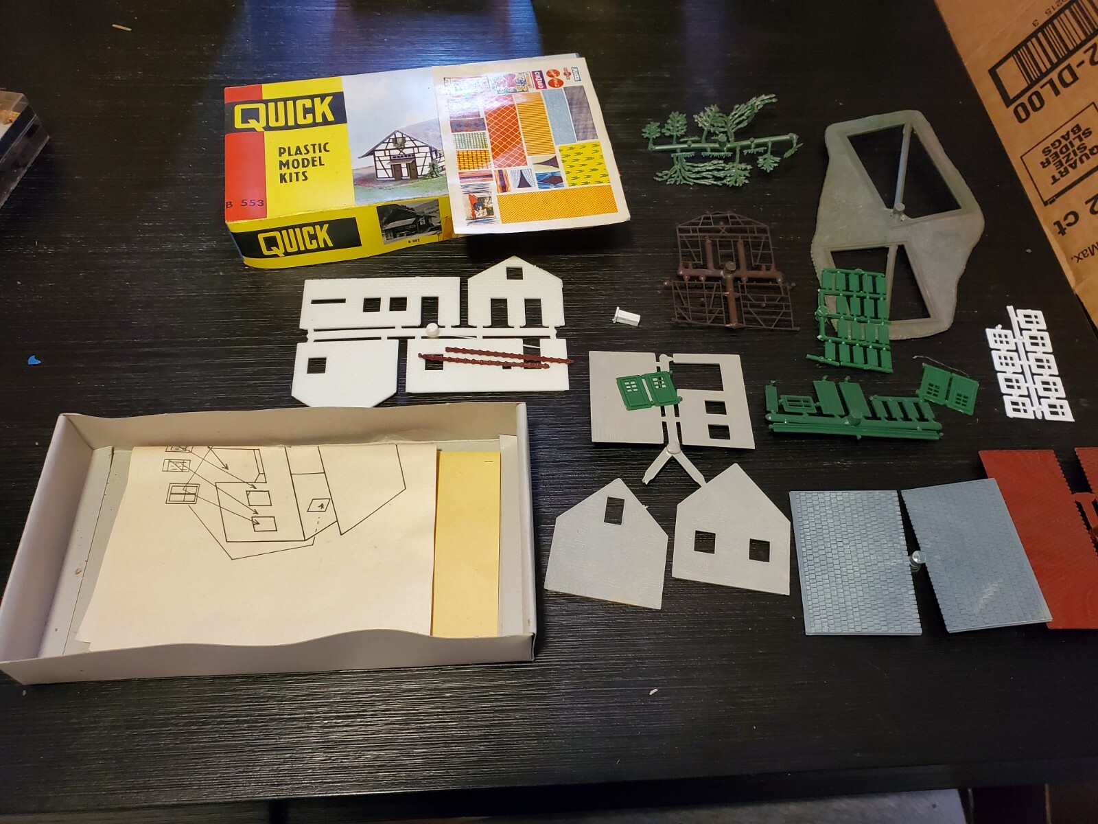 Quick Models Two House Kit B553 Ho Scale