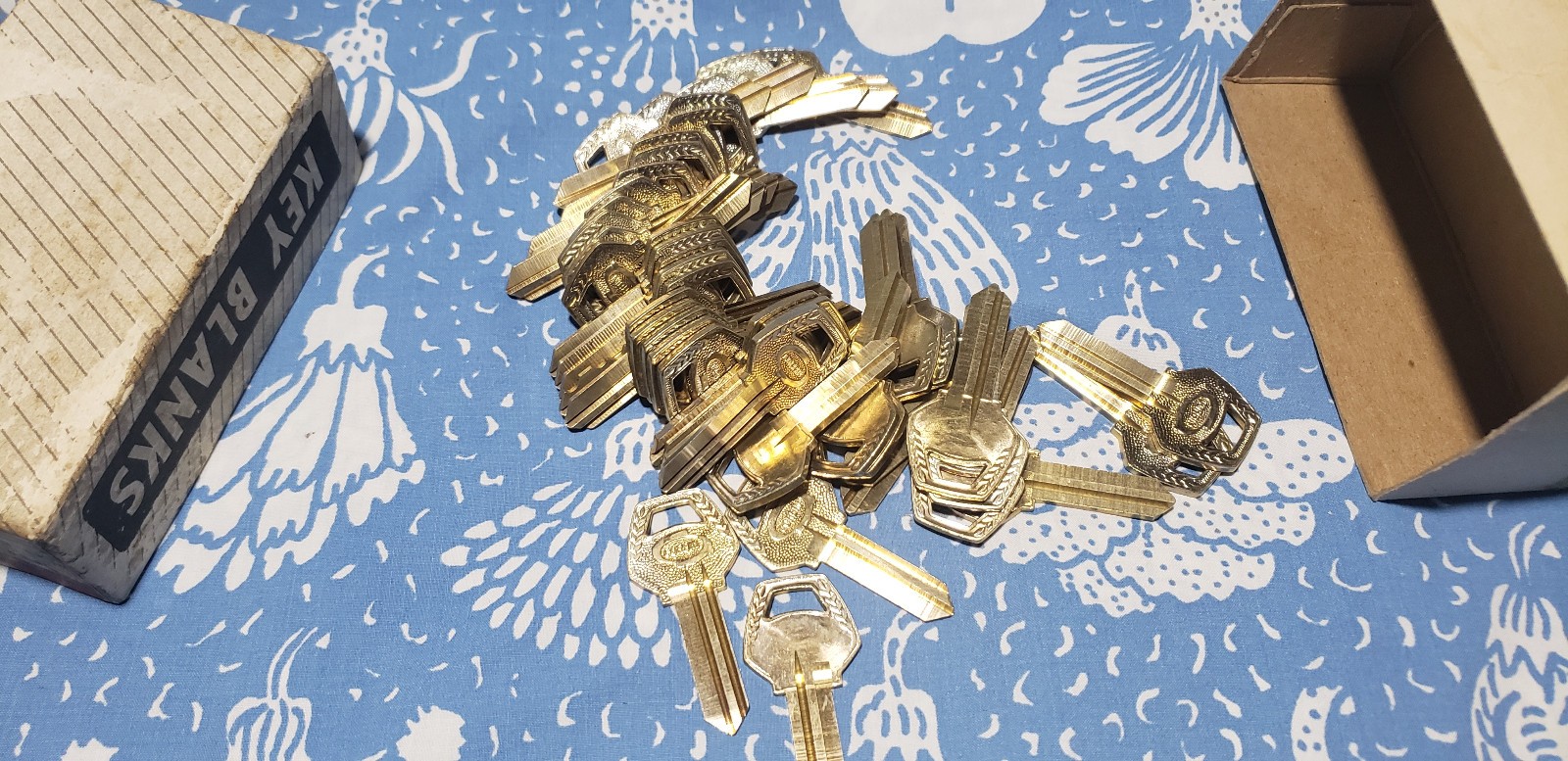 Lot of 45 Original Corbin Z1-60-5 Nickel Silver Key Blanks Tarnished