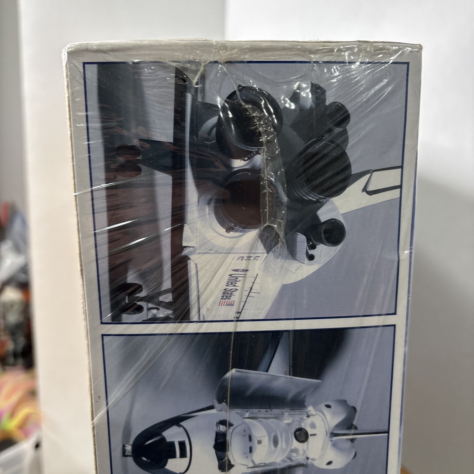 2004 Revell NASA Space Shuttle Endeavor 1:72 Scale Model Kit Planets SEALED