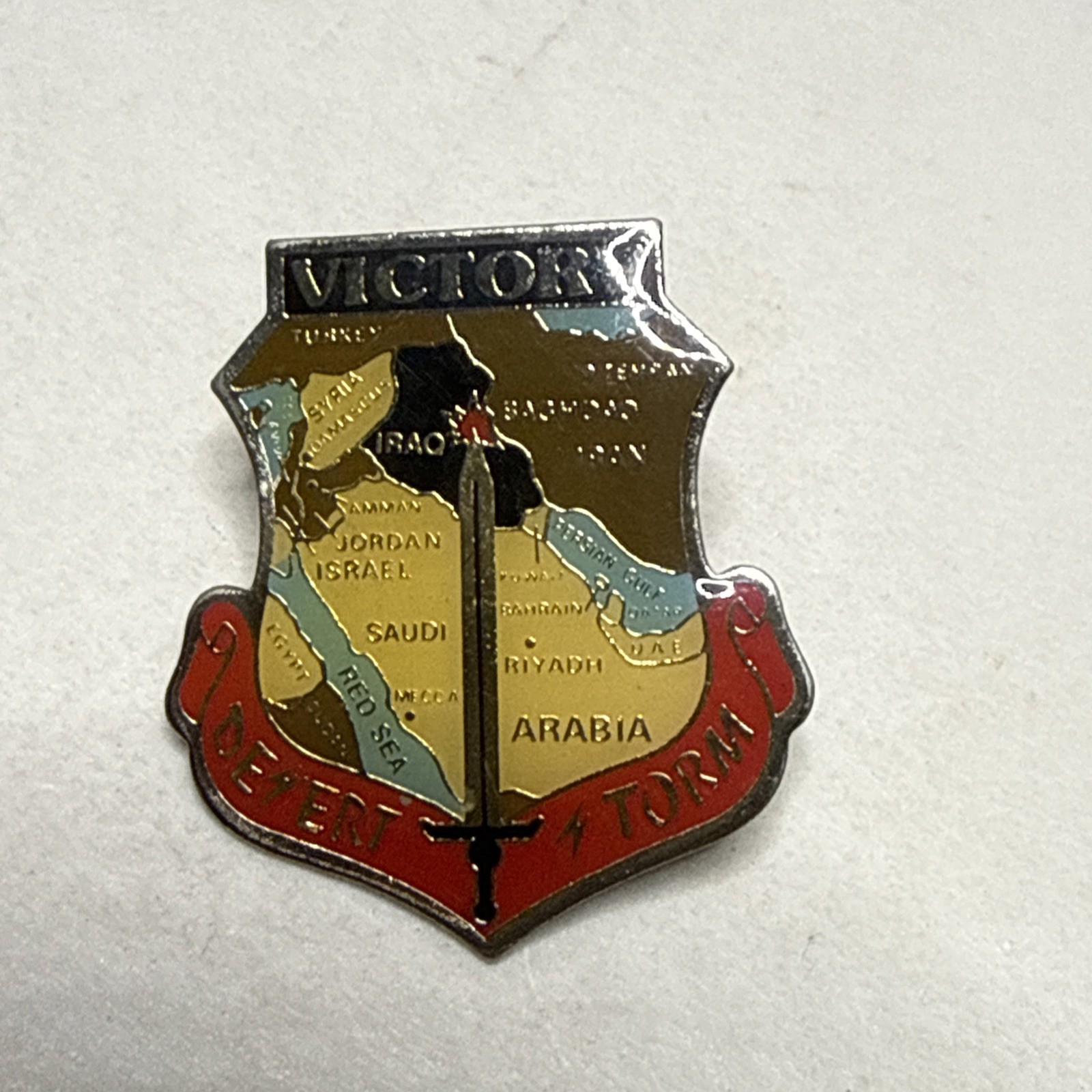 Vtg Desert Storm Lapel Pin #127