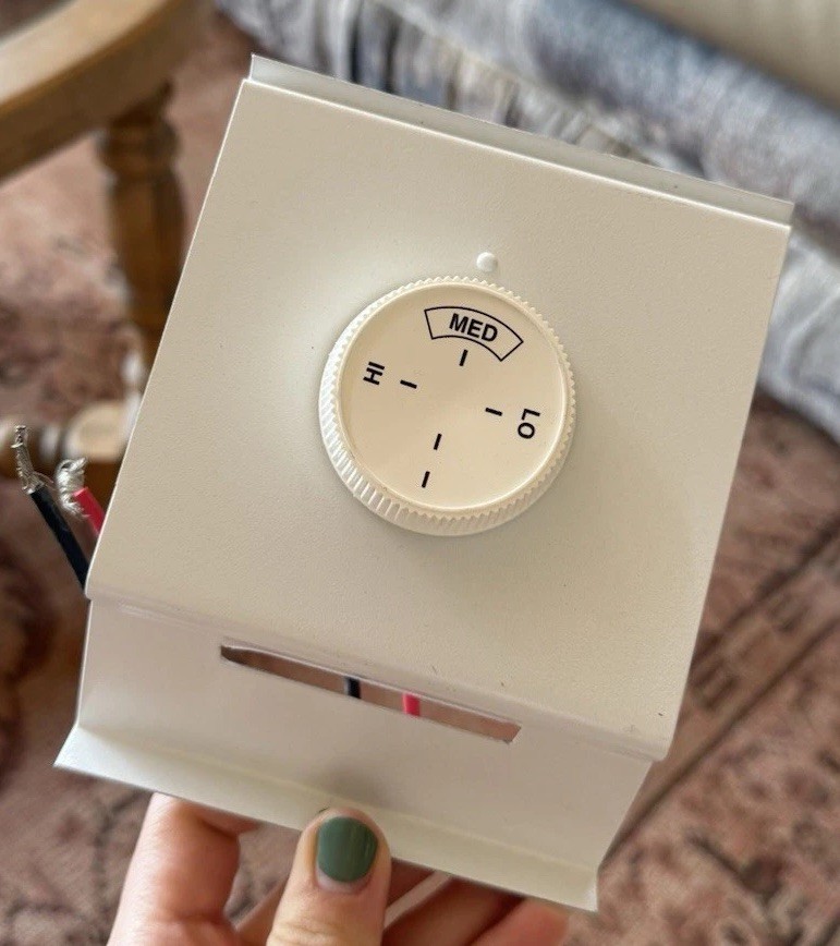 QMark TA1AWCA Single Pole Thermostat for Baseboard Heaters – NEW