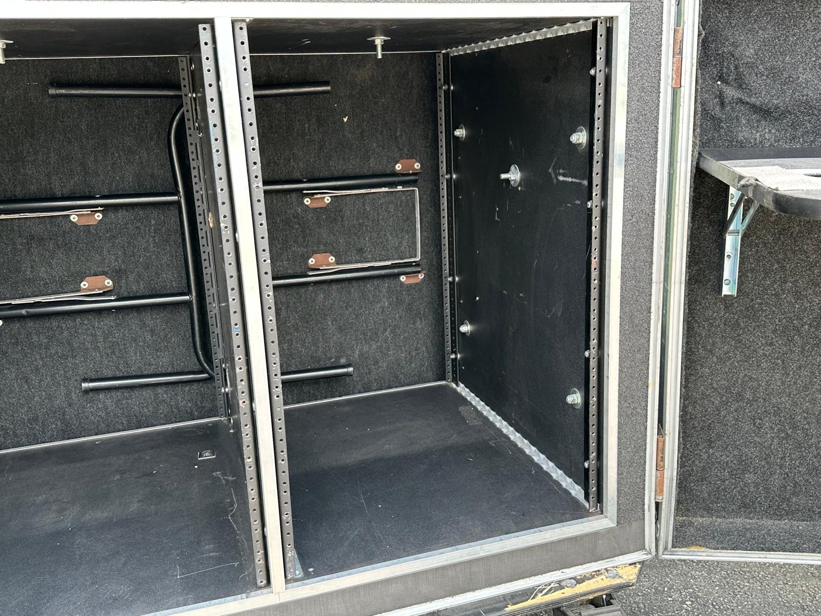 Olympic Dual 16 Space Amp Rack Case On Wheels #4184 (One)