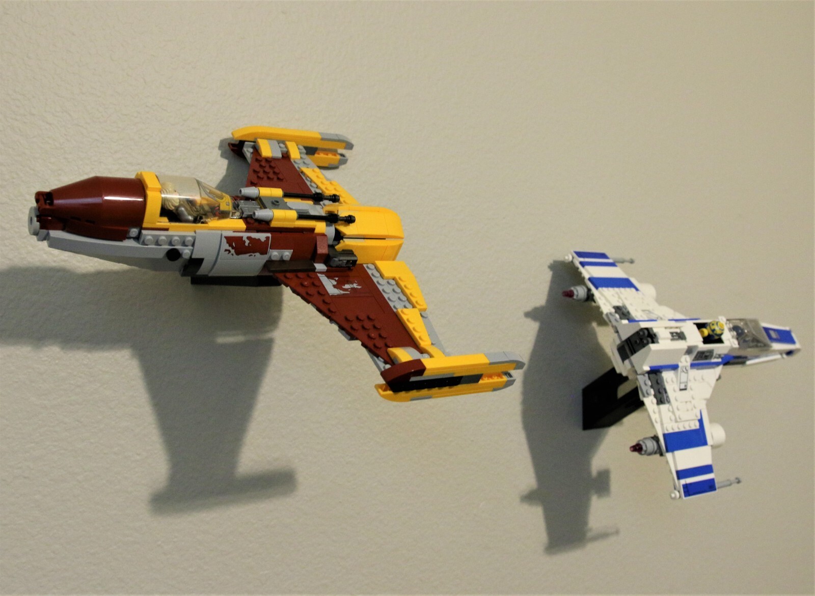 Ultimate Display Solutions wall mount for Lego 75364 E-wing vs Shin Hati's ship