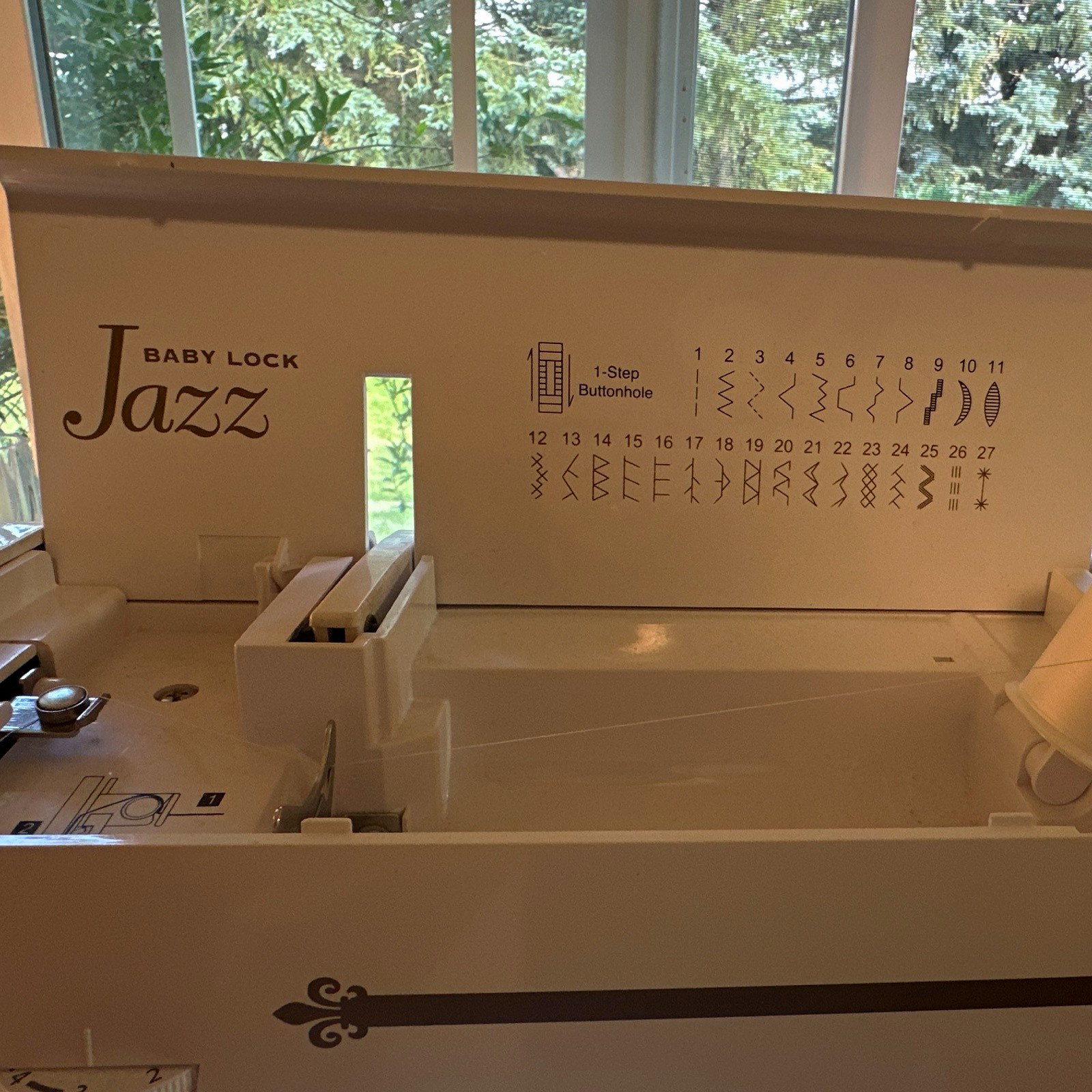 Baby Lock Jazz Electric Household Sewing Machine, Free Arm, Buttonhole, Quilting
