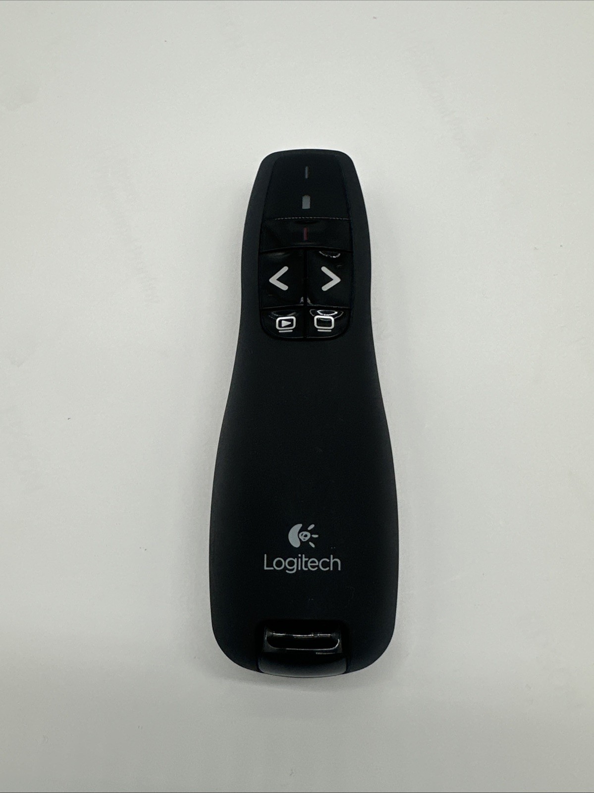 Logitech Wireless Presenter R400, PowerPoint Clicker with Laser Pointer (2179)