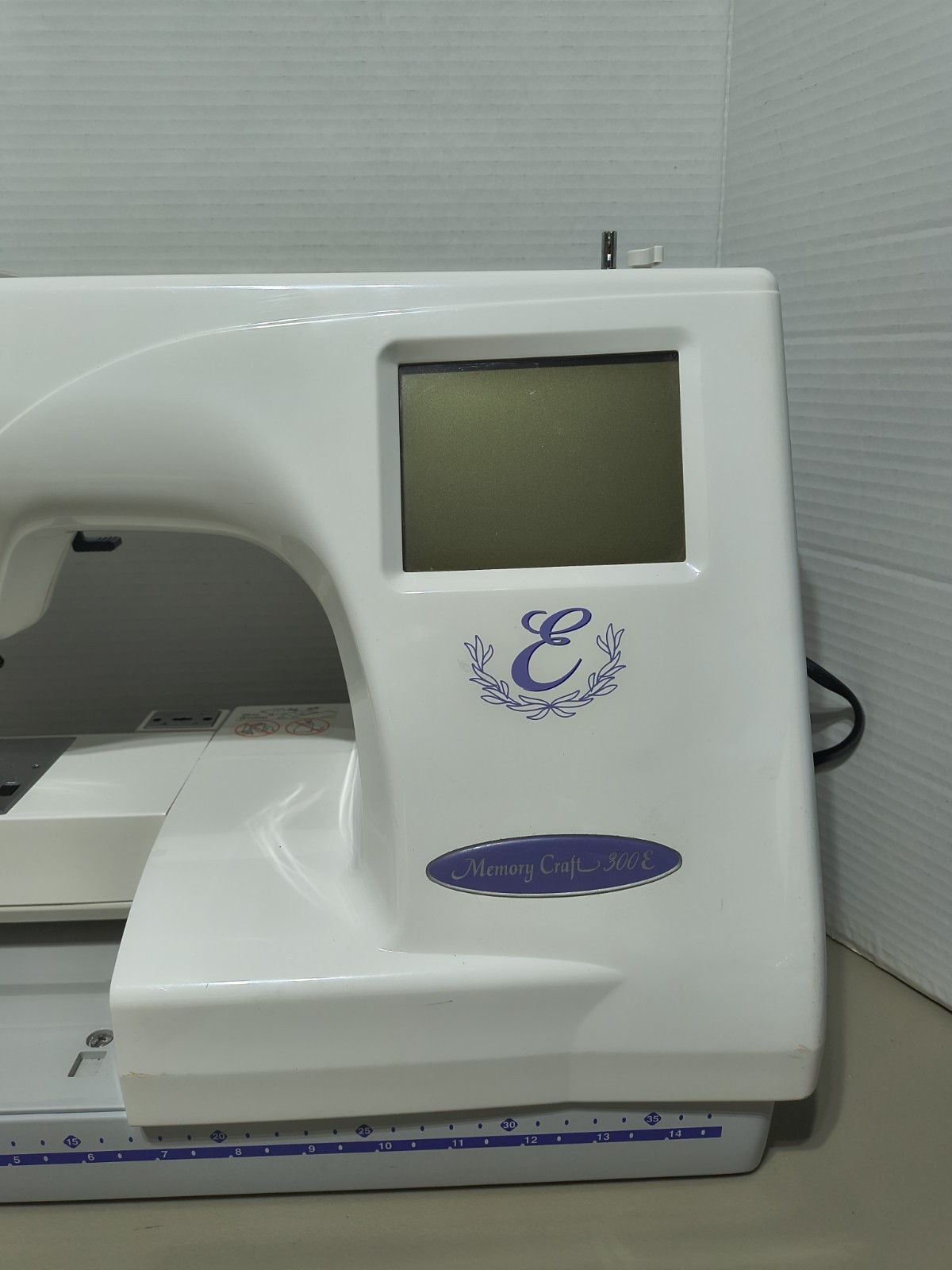 Janome MC300E Memory Craft 300E Computerized Embroidery Machine Tested Excellent