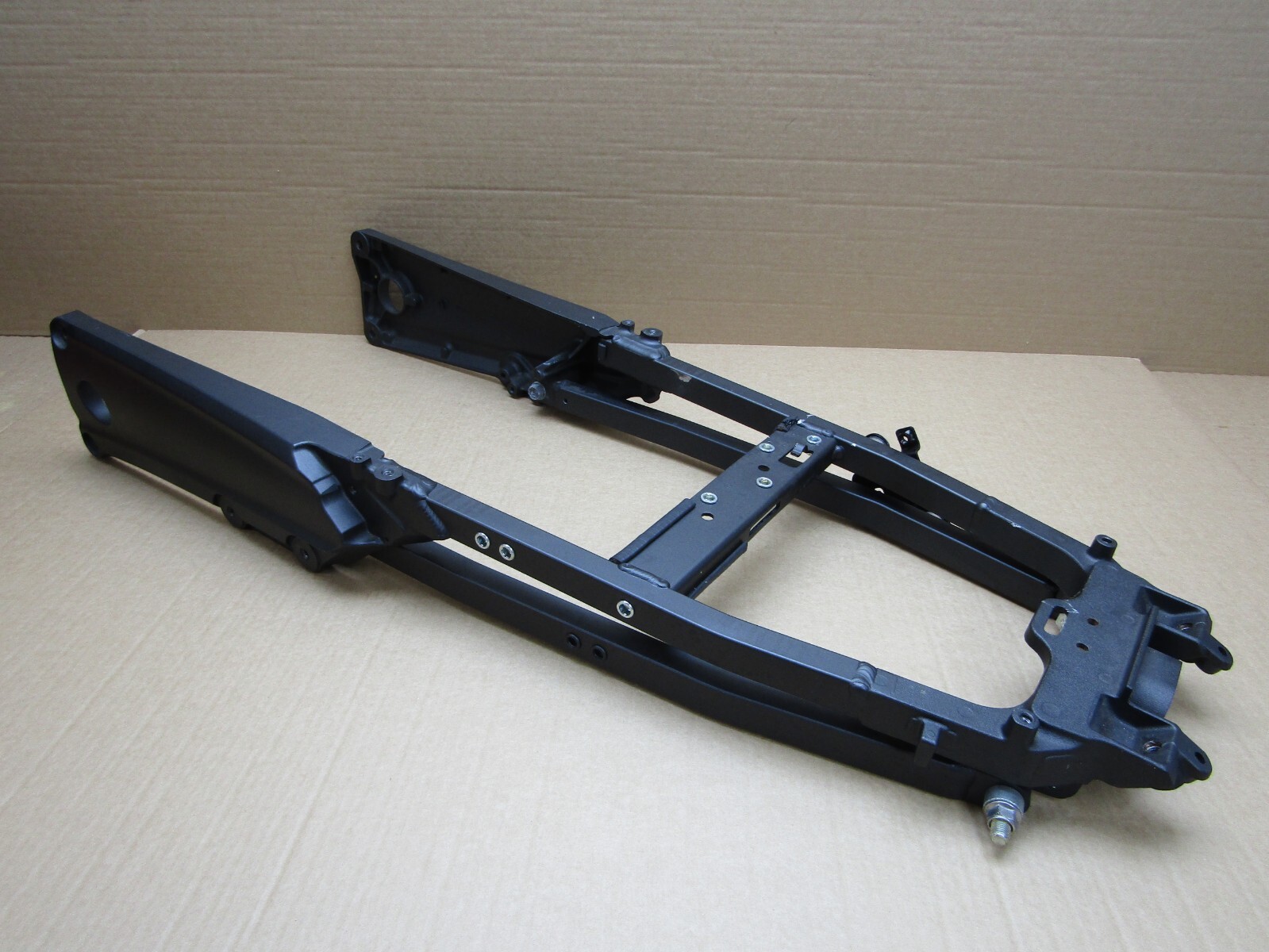 Kawasaki ZZR1400 ZX-14R 2017 6,357 miles rear subframe (11967)
