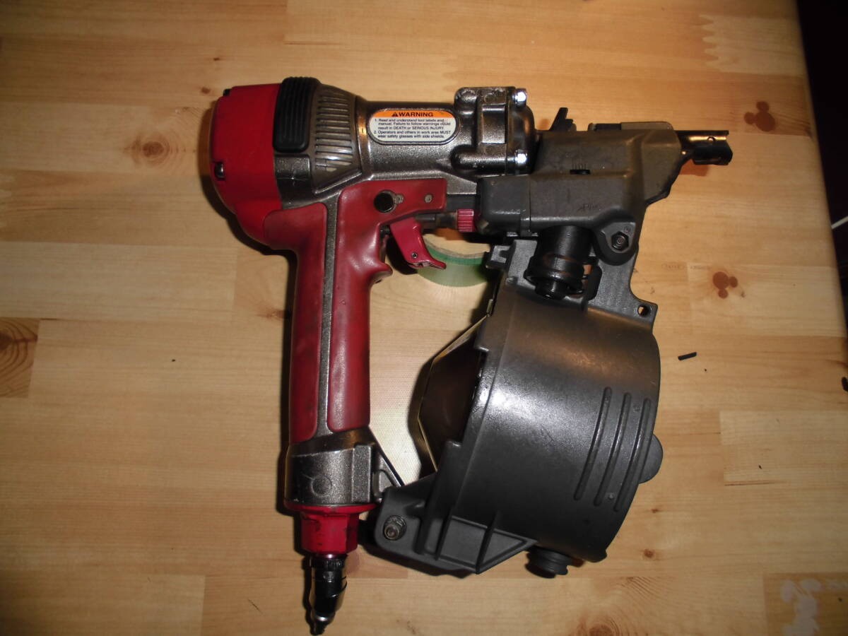 Max High-Pressure Nailer HN65CG