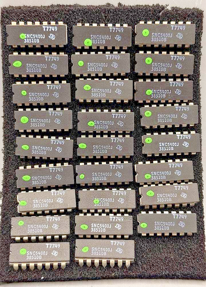 Lot of 26 Texas Instruments SNC5400J Military TTL NAND Gate IC CDIP-14 1983 NOS