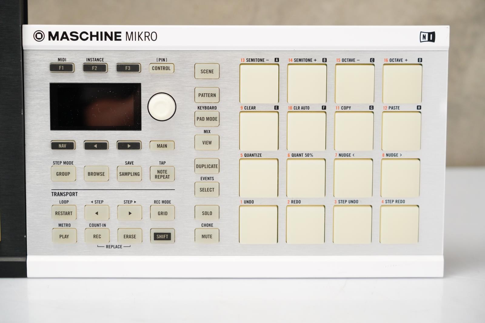 Native Instruments Maschine Mk2 & Maschine Mikro Mk2 Controllers #56170