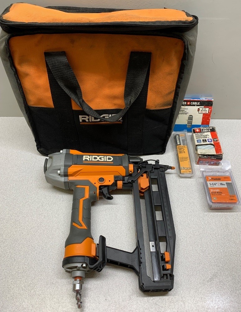Ridgid Pneumatic 16-Gauge 2-1/2 in. Straight Finish Nailer w/Clean Drive