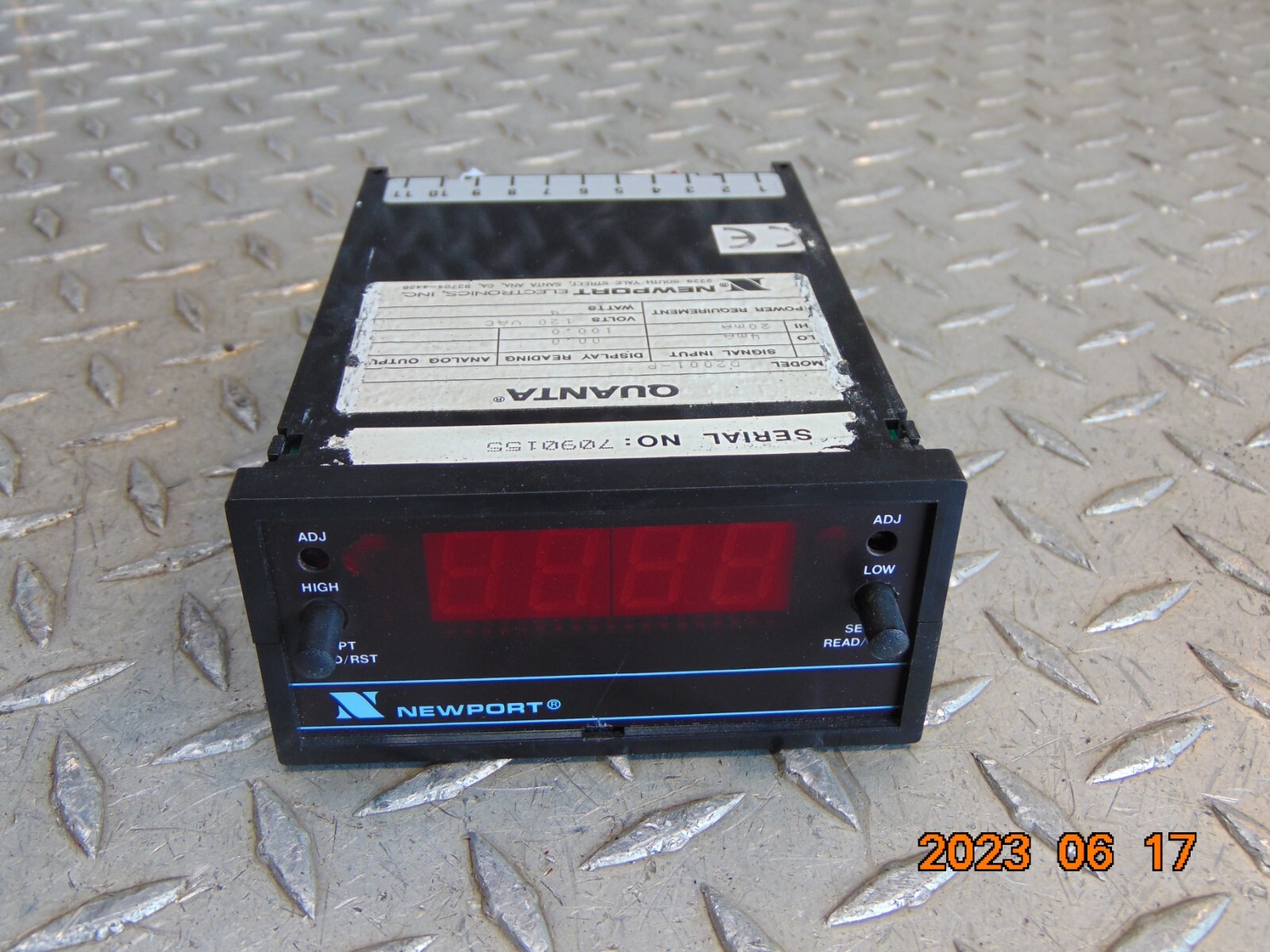 NEWPORT Q2001-P DIGITAL PANEL METER