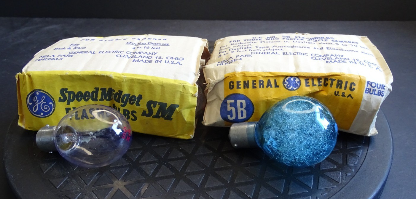 Vintage GE GENERAL ELECTRIC 4 5B Blue Camera Flashbulbs 4 sm speed midget