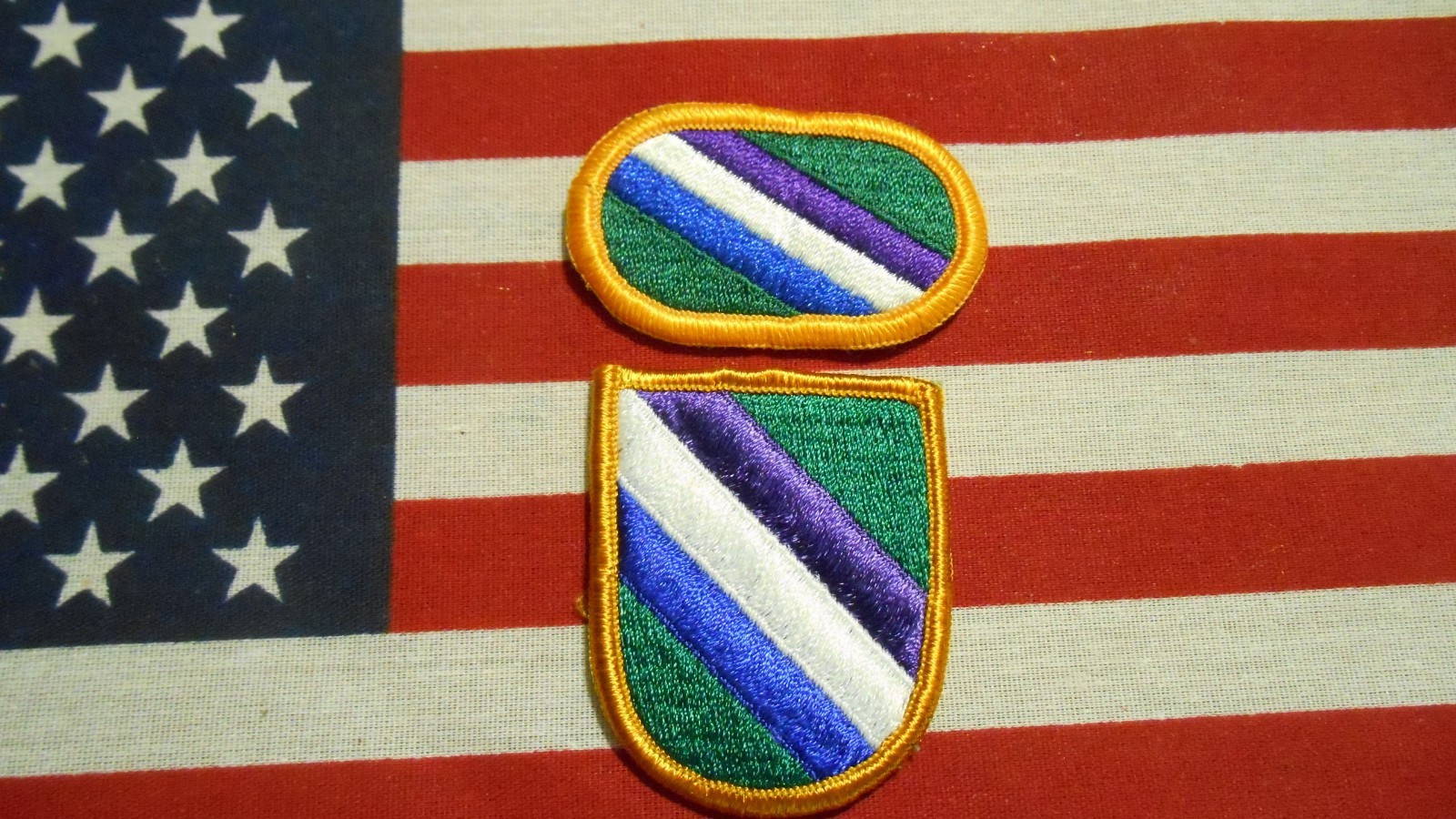 422ND CIVIL AFFAIRS BN AIRBORNE BERET FLASH & PARA OVAL PATCH M/E