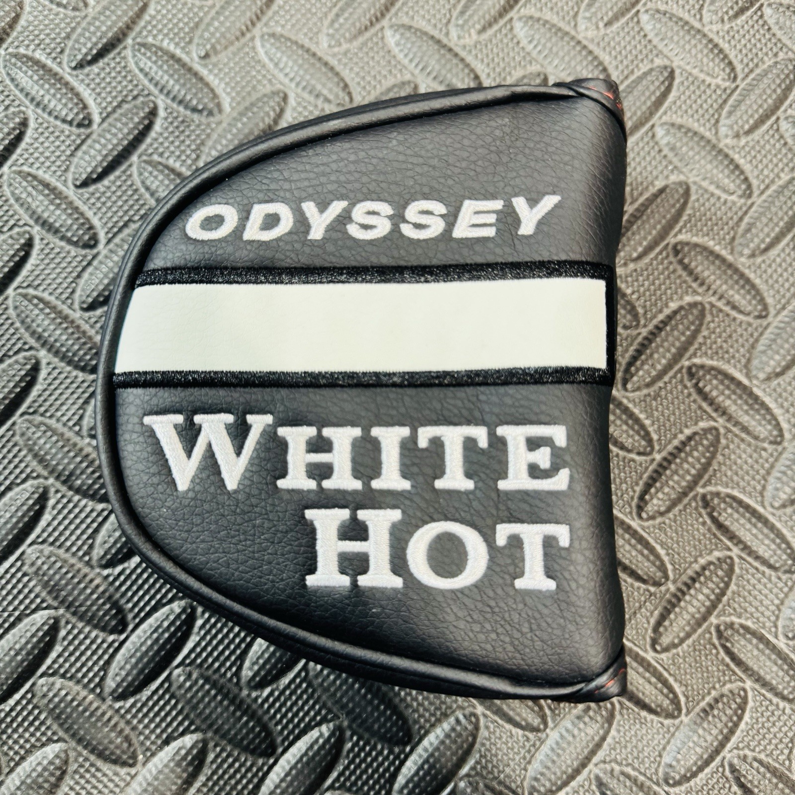 NEW Odyssey White Hot Versa Heel Shafted Mallet Golf Putter Head Cover Headcover