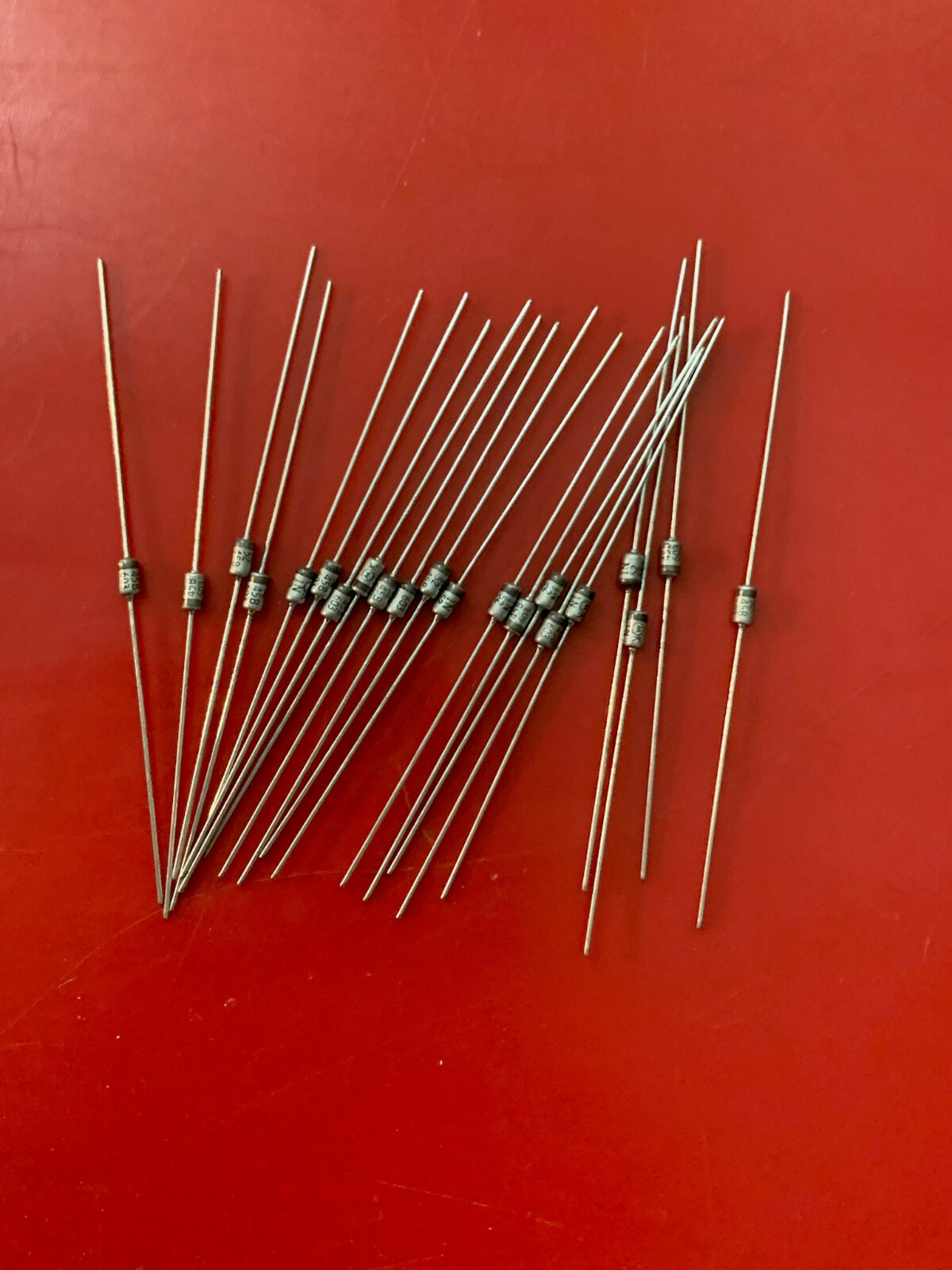 20x 1N5245B MOTOROLA DIODE ZENER 15V 500MW DO35 IN5245B